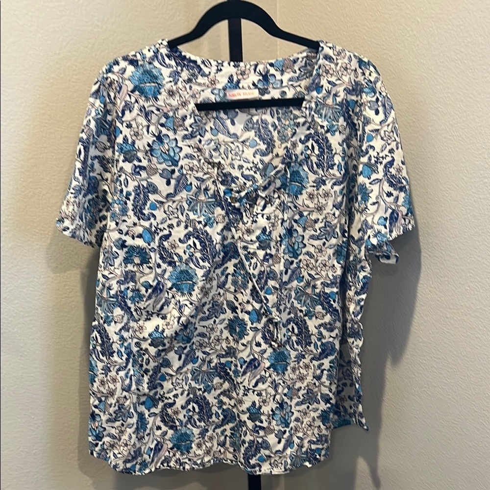 Knox Rose Blue and White Relaxed Short Sleeve Blouse NWOT